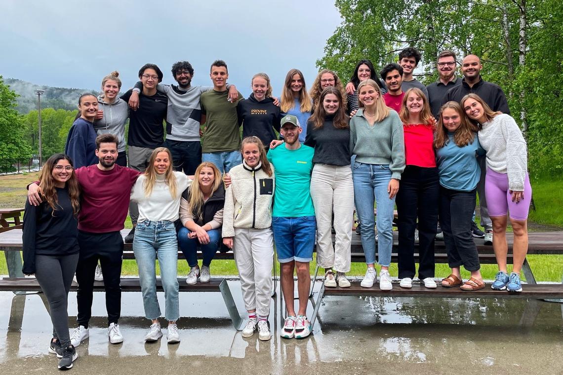 Simran Sadhwani (far left) Praneesh Chandrasekhar (fourth in on the top row) and other students from around the world as foreign students at the Norwegian School of Sport Sciences