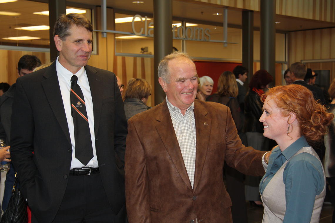 Dr. Alastair Cribb, dean, Faculty of Veterinary Medicine and John Simpson, Simpson Ranch, congratulate Dr. Elizabeth Homerosky on becoming the inaugural Simpson Ranch Fellow in Beef Cattle Health.