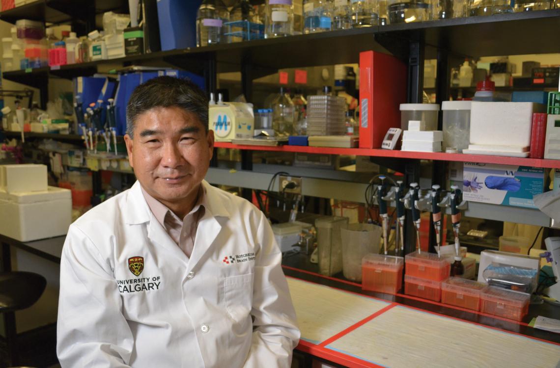 Wee Yong's study finds a common vitamin may help our immune system battle a deadly brain tumour.
